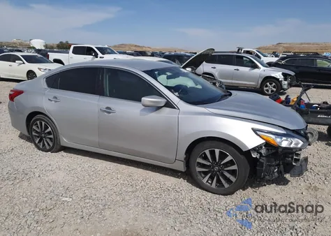 2017 Nissan Altima 2.5 z USA, uszkodzony, nr VIN 1N4AL3AP7HC231552